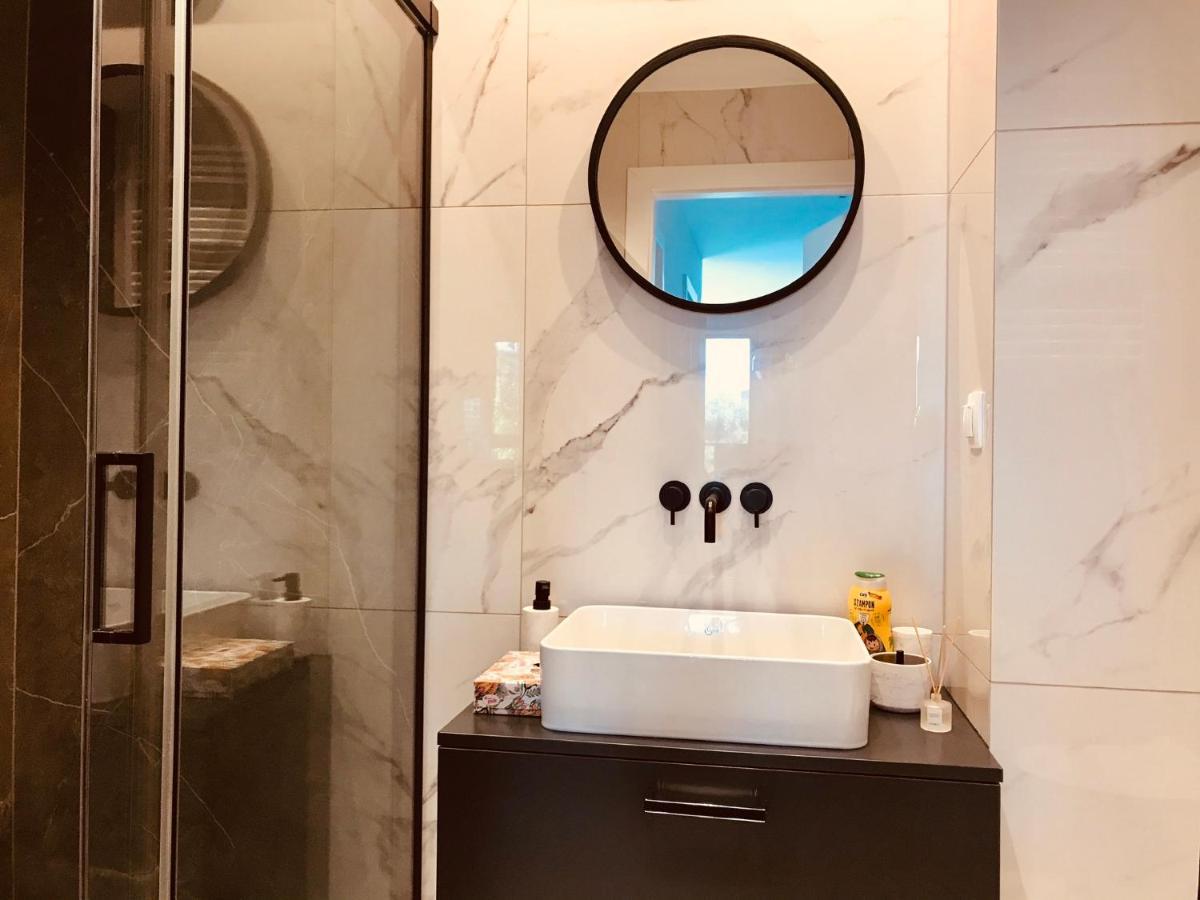 Baltic Riviera Apartments - Garden Sanctuary Retreat Gdansk Bagian luar foto