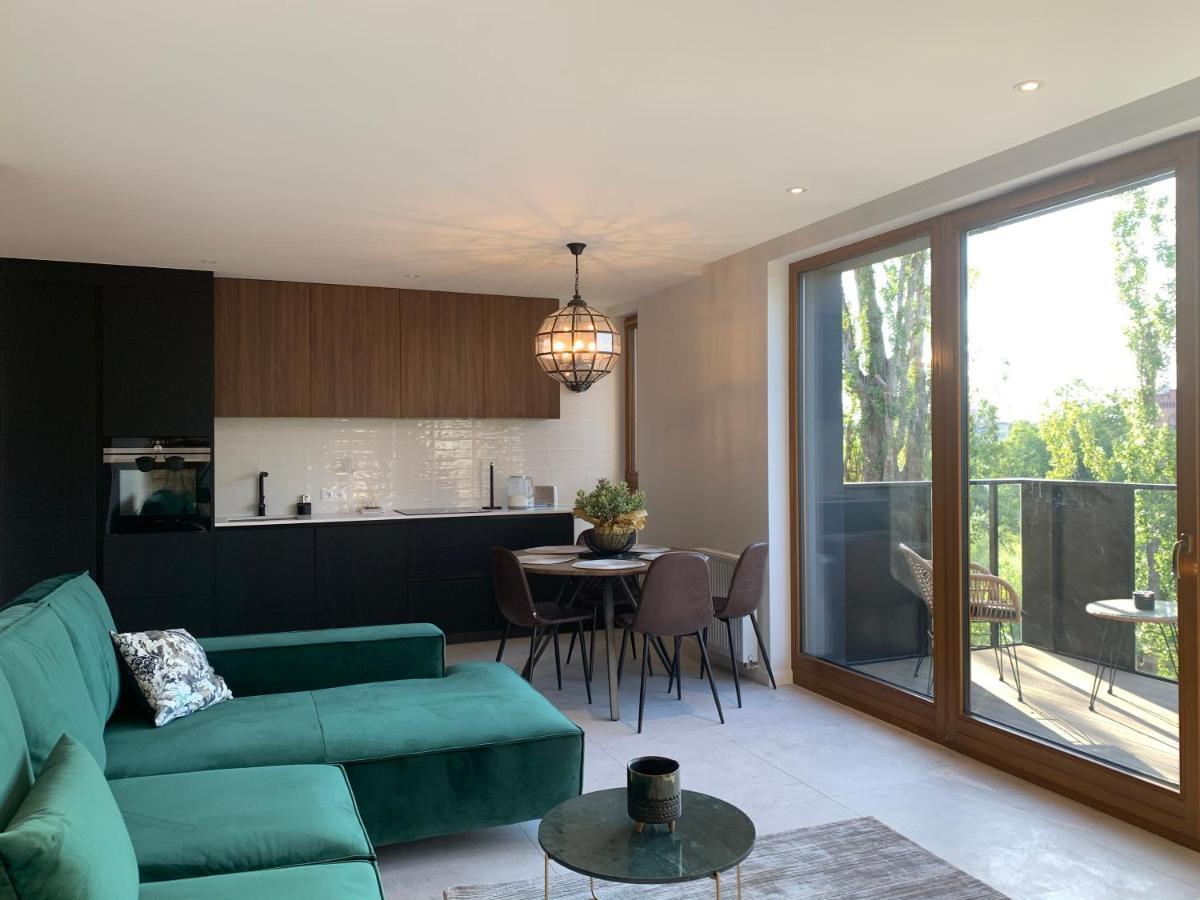 Baltic Riviera Apartments - Garden Sanctuary Retreat Gdansk Bagian luar foto